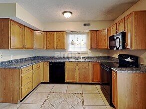 11147 Winterwood Dr in Indianapolis, IN - Foto de edificio - Building Photo