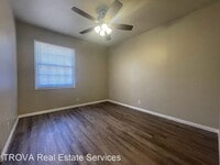 1304 E 30th St photo'