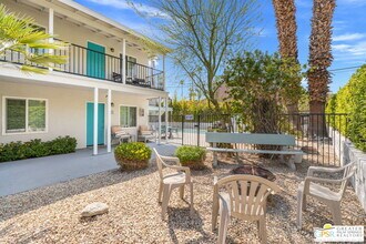 1674 Vía Salida in Palm Springs, CA - Building Photo - Building Photo