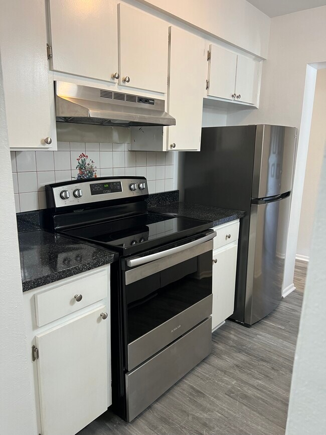 5521 Bay Blvd in Port Richey, FL - Foto de edificio - Building Photo