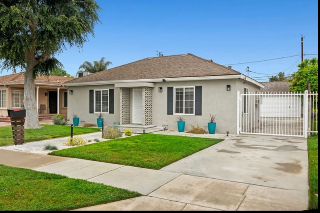 property at 923 E Orange Grove Ave