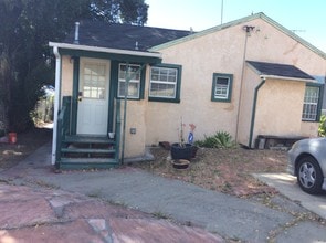 2918 21st Ave in Oakland, CA - Building Photo - Building Photo