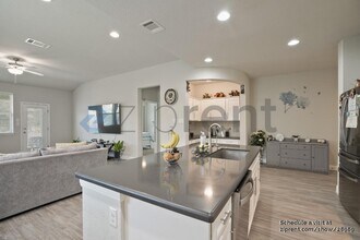 6611 Gentry Farm in San Antonio, TX - Building Photo - Building Photo