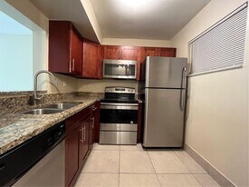 3700 NW 21st St in Lauderdale Lakes, FL - Building Photo
