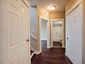 2822 Glenway Ave in Cincinnati, OH - Building Photo - Building Photo