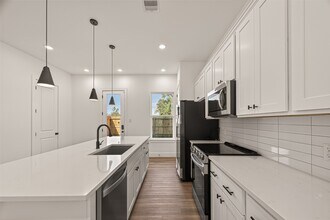 2710 Bostic St in Houston, TX - Building Photo - Building Photo