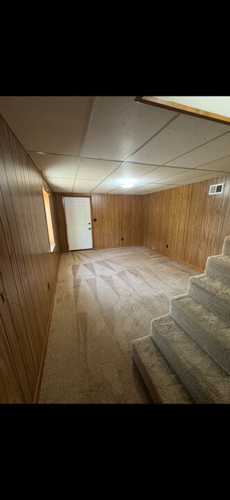 203 Riverview Dr in Jefferson City, MO - Building Photo