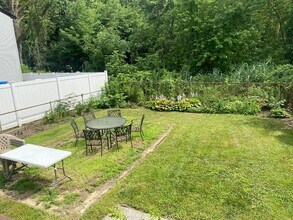 8-08 Lake St, Unit 2 in Fair Lawn, NJ - Building Photo - Building Photo