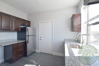 3641 W Dickens Ave in Chicago, IL - Building Photo - Building Photo