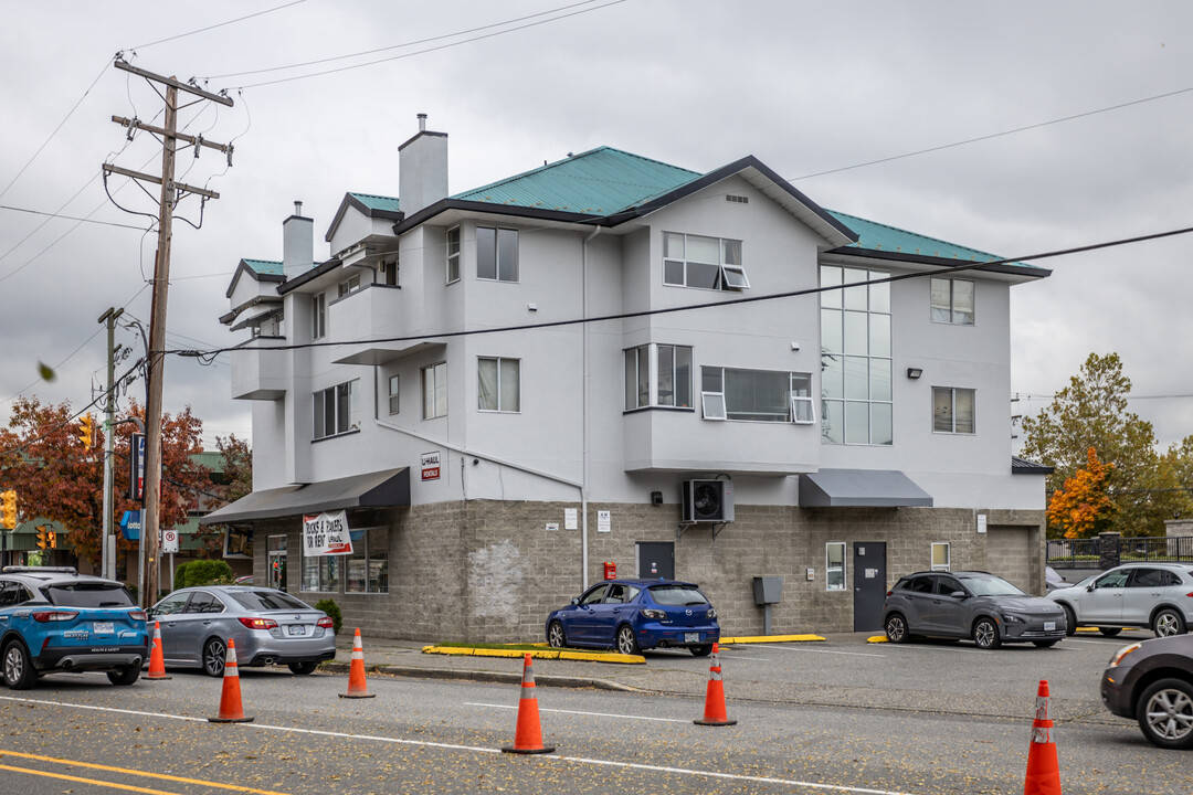 20618 Douglas Cres in Langley, BC - Building Photo