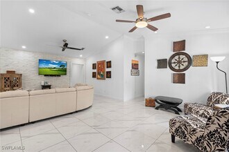 641 22nd Ave NW in Naples, FL - Building Photo - Building Photo