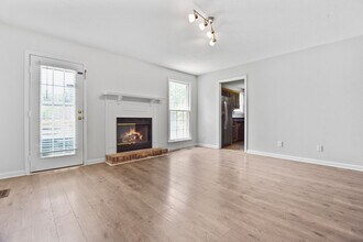 1125 Stonebrook Dr in Clarksville, TN - Building Photo - Building Photo