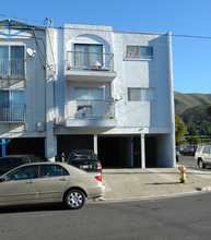 699 Sylvan St in Daly City, CA - Building Photo - Building Photo