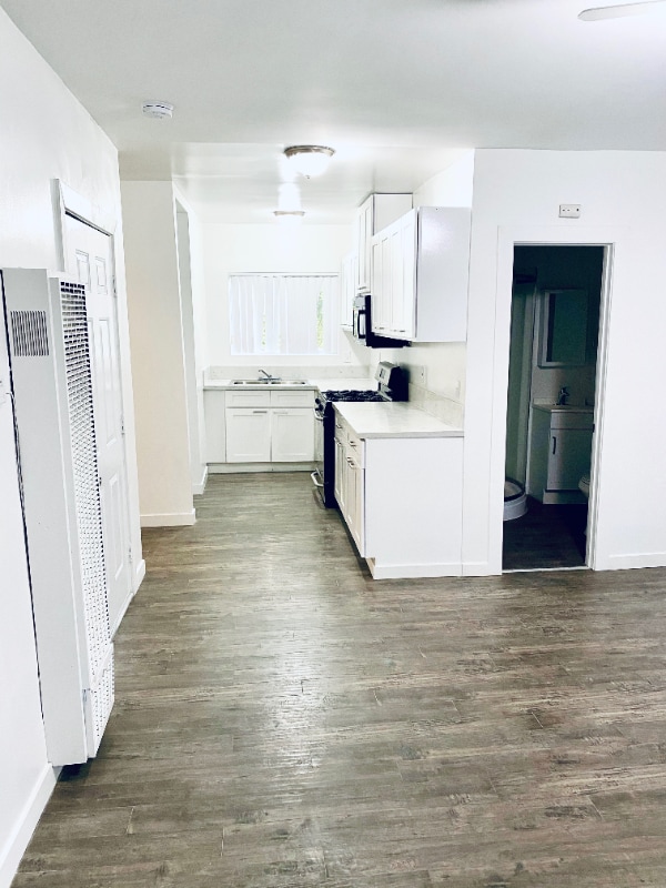 14711 Erwin St