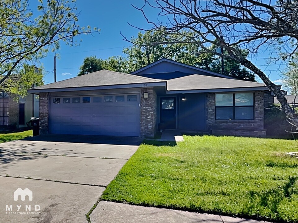 1107 Peach Tree Cove in Round Rock, TX - Foto de edificio