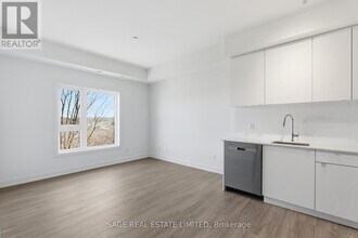 16 Melbourne Ave in St Catharines, ON - Building Photo - Building Photo