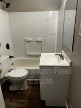 670 E Mansfield Ave in Pontiac, MI - Building Photo - Building Photo
