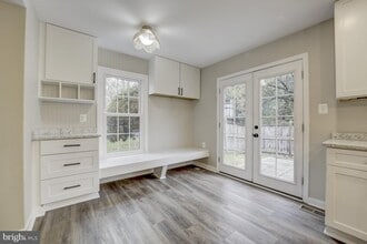 4083 Norbeck Square Dr in Rockville, MD - Building Photo - Building Photo