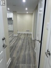 10 Alicewood Grove in Brampton, ON - Building Photo - Building Photo