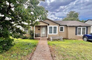 2705 41st St in Lubbock, TX - Building Photo