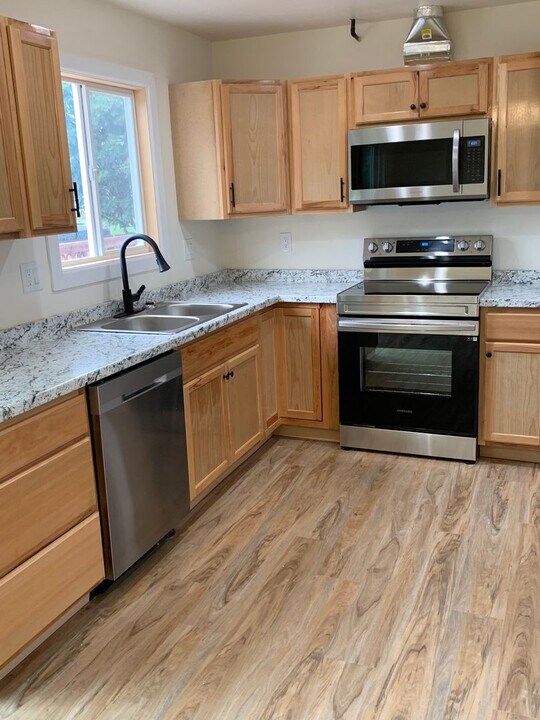 6900 Cranberry St in Anchorage, AK - Building Photo