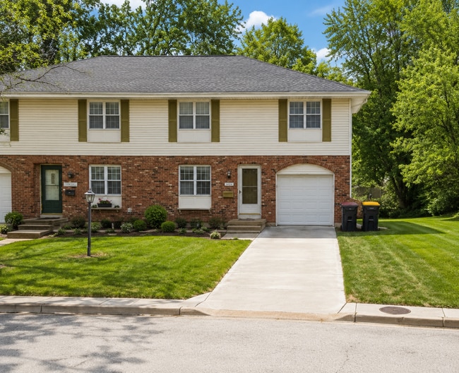 property at 7031 NW Chapel Woods Ln