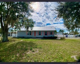 1023 Elm St in Okeechobee, FL - Building Photo