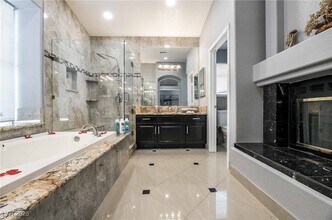 1400 Castle Crest Dr in Las Vegas, NV - Foto de edificio - Building Photo