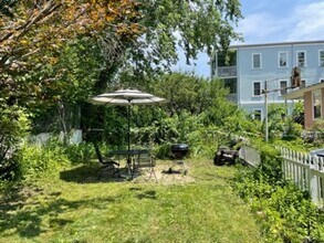 57 Berkeley St, Unit 2 in Somerville, MA - Foto de edificio - Building Photo