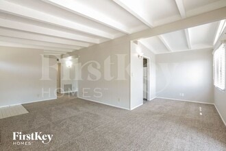 333 S Mallard St in Las Vegas, NV - Building Photo - Building Photo