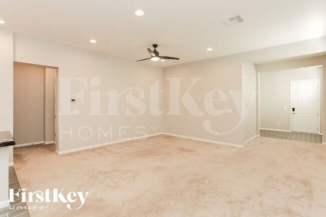10755 Blackrock Canyon Ave in Las Vegas, NV - Building Photo - Building Photo
