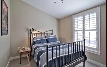 125 Laurel Grove Ln in San Jose, CA - Building Photo - Building Photo