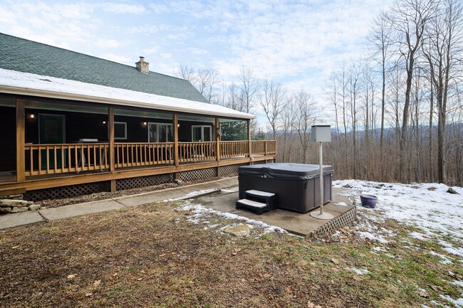 844 Mount Kimberly Rd in Grafton, WV - Building Photo - Building Photo