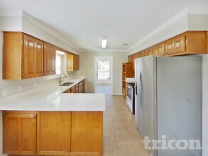 7761 Grassland Dr in Fort Worth, TX - Foto de edificio - Building Photo