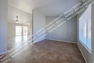 1329 W Kristal Way in Phoenix, AZ - Building Photo - Building Photo
