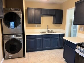 576 N Wilson Ave, Unit 576 in Pasadena, CA - Building Photo - Building Photo