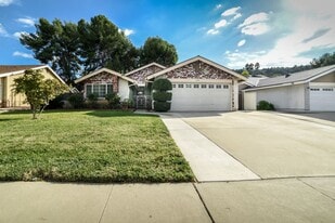 1728 W Phillips Dr in Pomona, CA - Building Photo