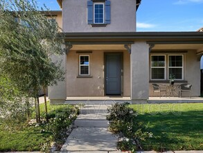 6893 Ishan St in Tracy, CA - Building Photo - Building Photo