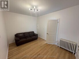 756 Queen St W in Toronto, ON - Building Photo