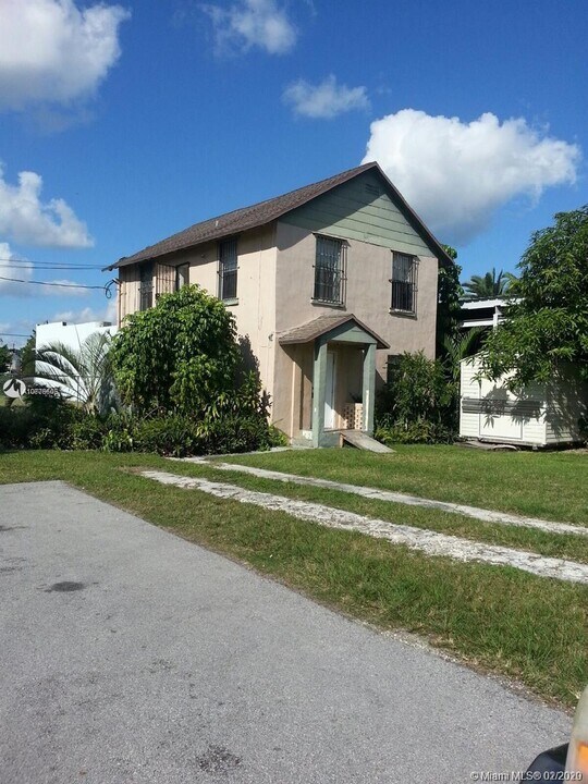 42 SE 1st Rd-Unit -3 in Homestead, FL - Building Photo