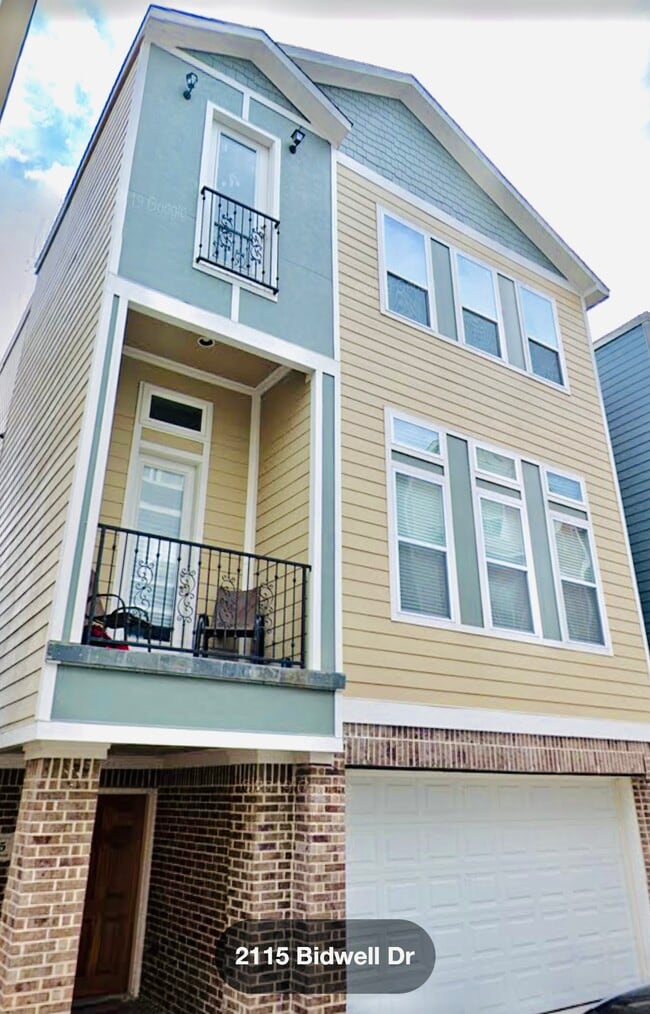 2115 Bidwell Dr in Houston, TX - Building Photo - Building Photo