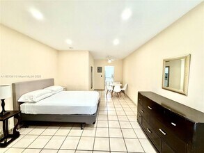 644 Meridian Ave in Miami Beach, FL - Building Photo - Building Photo