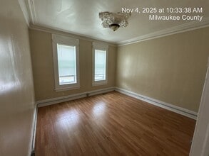916 S 11th St, Unit A in Milwaukee, WI - Building Photo - Building Photo
