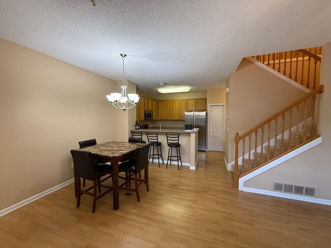 1577 Legacy Pkwy E in Maplewood, MN - Building Photo - Building Photo