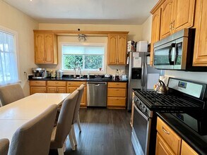 157 NE 56th St in Seattle, WA - Building Photo - Building Photo