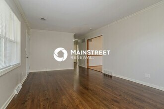 11212 Lecluyse Dr in Shawnee, KS - Building Photo - Building Photo