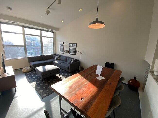 379 Harrison Ave in Boston, MA - Building Photo - Building Photo