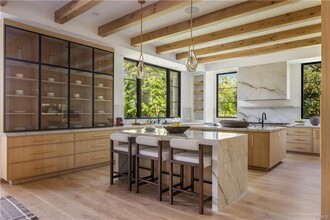 24341 Rolling View Rd in Hidden Hills, CA - Building Photo - Building Photo
