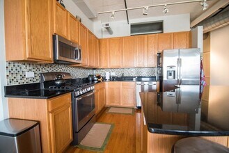 1000 W Adams St, Unit 709 in Chicago, IL - Foto de edificio - Building Photo
