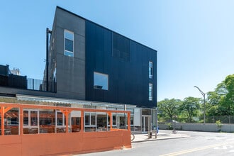 357 Grand St in Brooklyn, NY - Building Photo - Building Photo